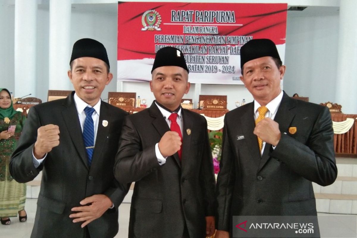 Unsur pimpinan definitif DPRD Seruyan resmi dilantik