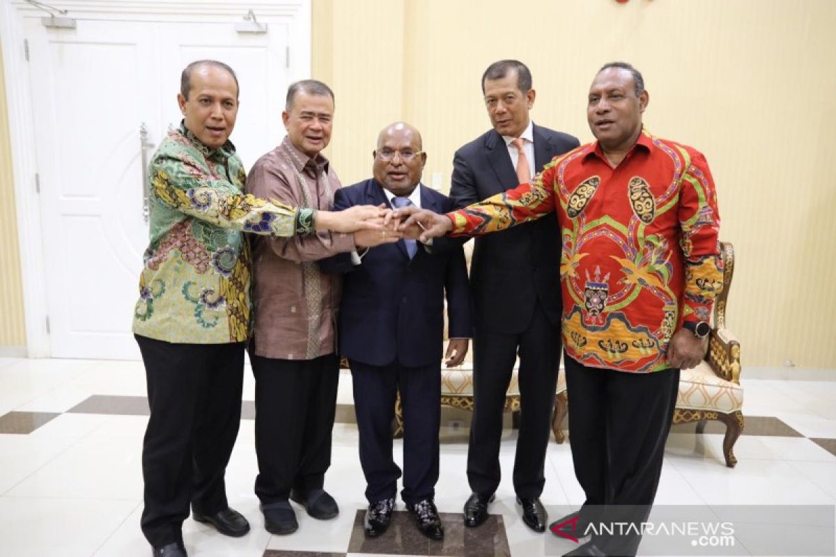 Gubernur Papua mohon maaf kepada suku Minangkabau, siap rekonstruksi rumah, toko rusak dan terbakar