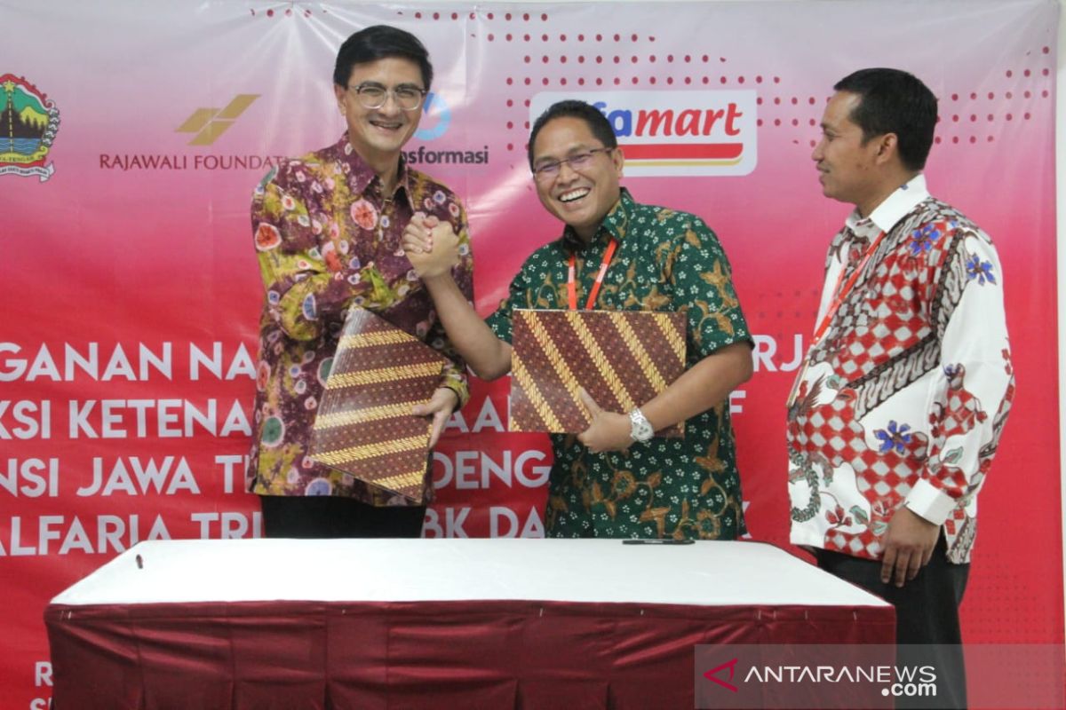 Rajawali Foundation dan Alfamart  merancang model program siap kerja