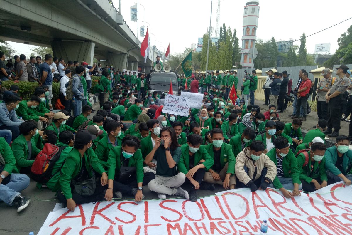 Mahasiswa UM Palembang tuntut usut mahasiswa tewas di Kendari