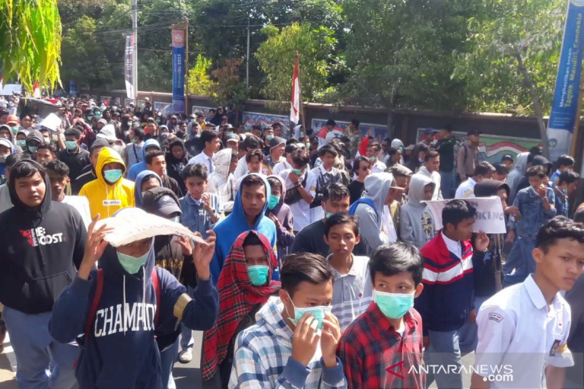 Ratusan pelajar SMA/SMK di Yogyakarta ikutI aksi #GejayanMemanggil2