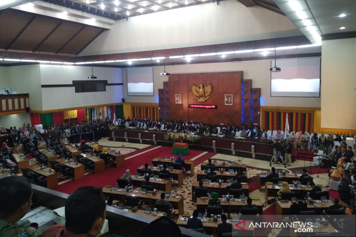 Pengamanan pelantikan Anggota DPR Aceh berlangsung  ketat