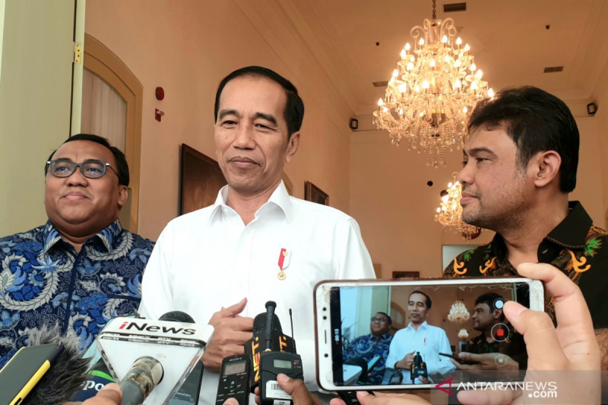 Presiden Jokowi: Roda ekonomi bergulir berkat kerja keras para pekerja