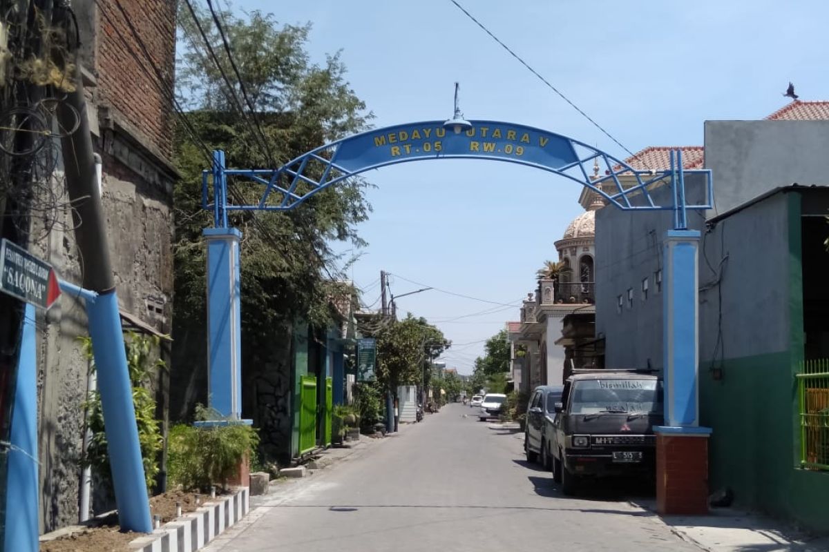 Banyak warga Surabaya tak kibarkan bendera setengah tiang