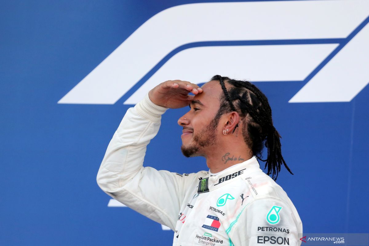 Gelar keenam di depan mata, Lewis Hamilton ogah pikirkan skenarionya