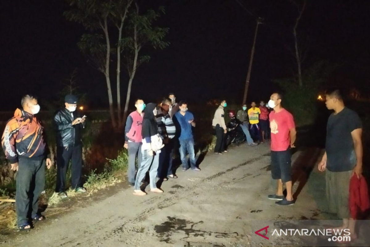 Diduga keracunan delapan warga dibawa ke RSUD Cianjur