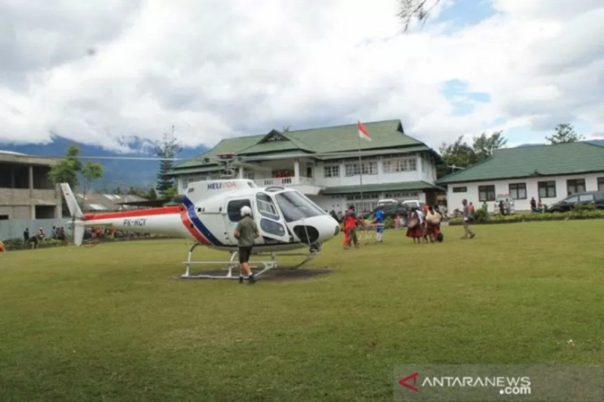 Tim kesehatan tangani ratusan pengungsi Wamena