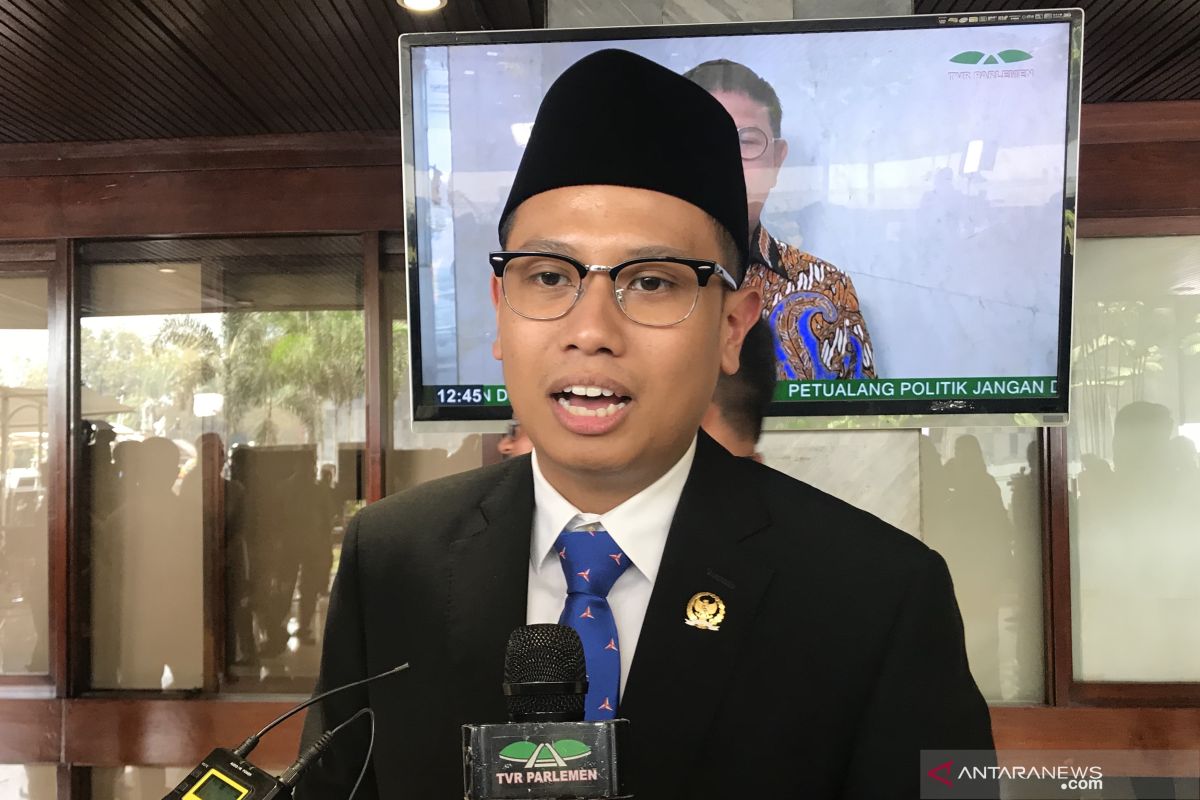 Legislator milenial ini ingin tampung aspirasi anak muda