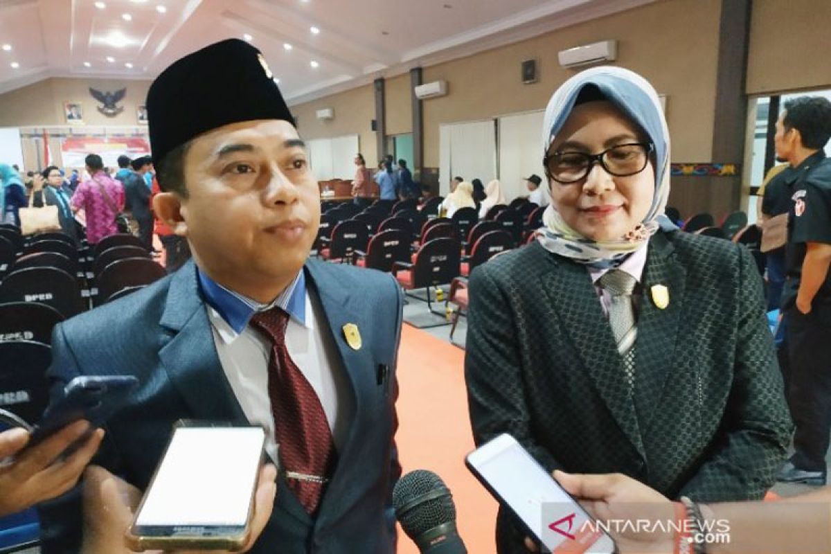 Anggota DPRD Kotim sesalkan kepala daerah tak hadiri pelantikan