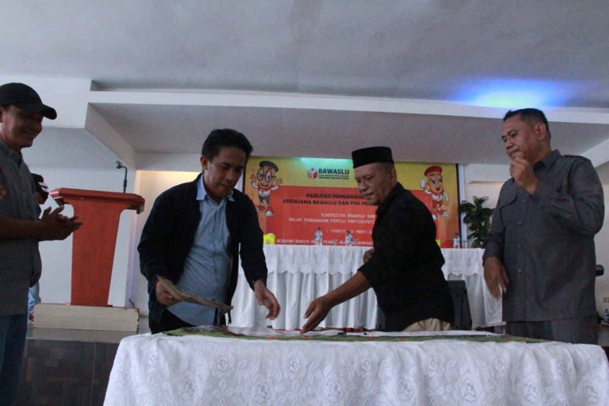 Wali Kota Ternate tandatangani NPHD dukung dana Pilkada 2020