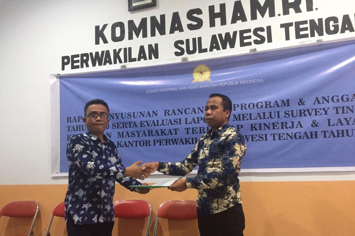 Police urged to investigate violence against journalists in Palu