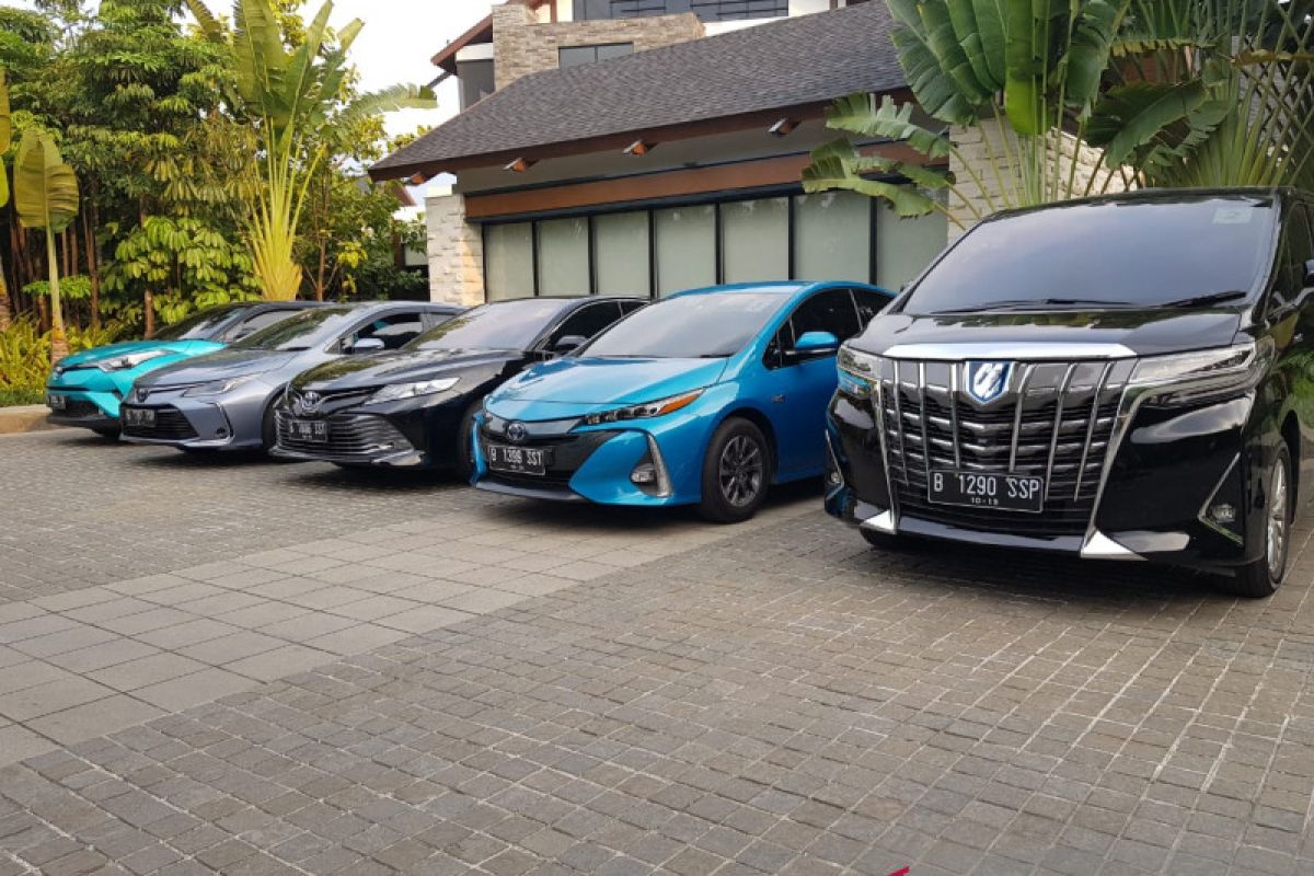 Pesanan Crown Hybrid-Toyota untuk mobil menteri bertambah 3 unit