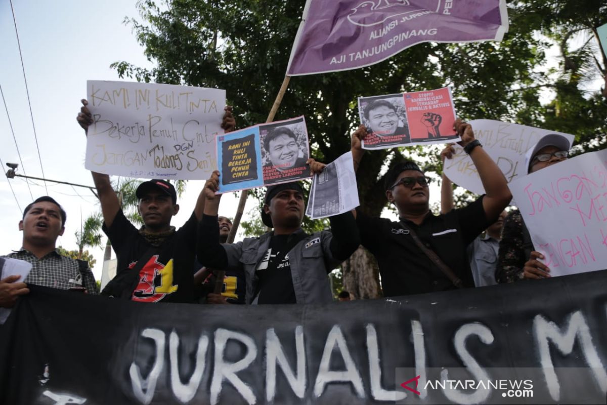 Wartawan di Tanjungpinang gelar aksi solidaritas stop kekerasan