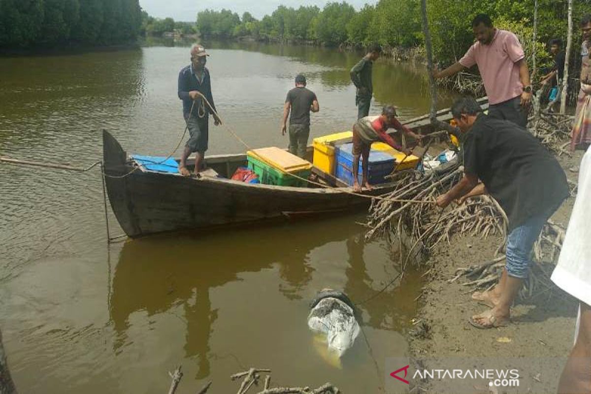 Warga temukan goni berisi mayat di sungai Aceh Timur