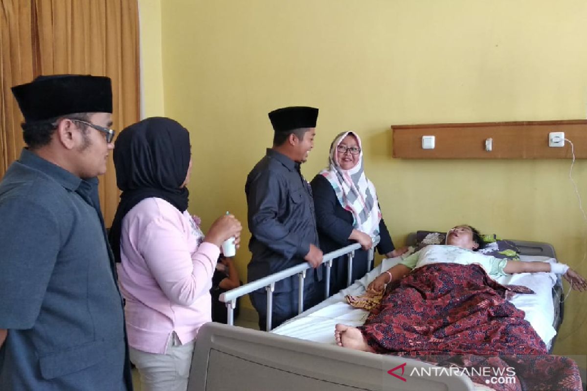 Musliati, guru honorer di Garut butuh bantuan berobat karena tak punya BPJS