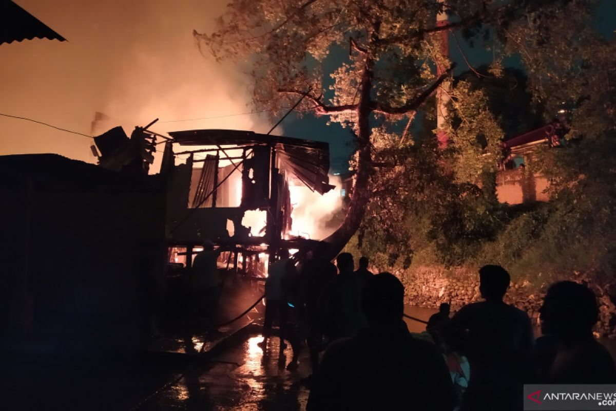 Kebakaran di Jalan S Parman Medan, lebih dari 40 rumah ludes terbakar