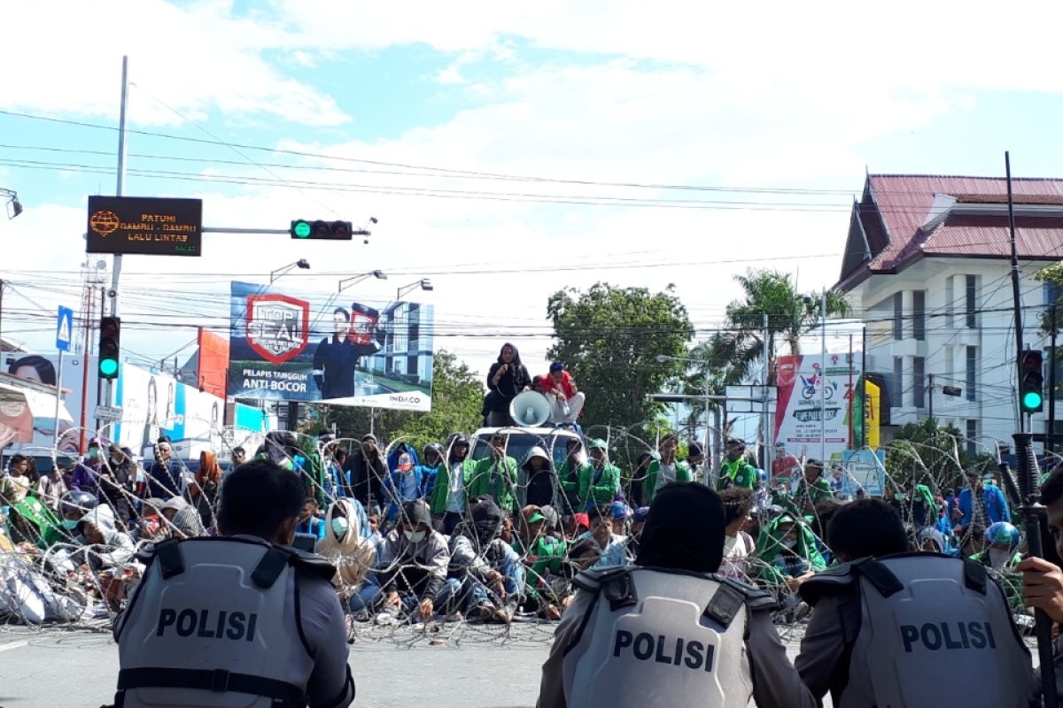 DPRD Sulteng janji teruskan tuntutan mahasiswa se-Kota Palu