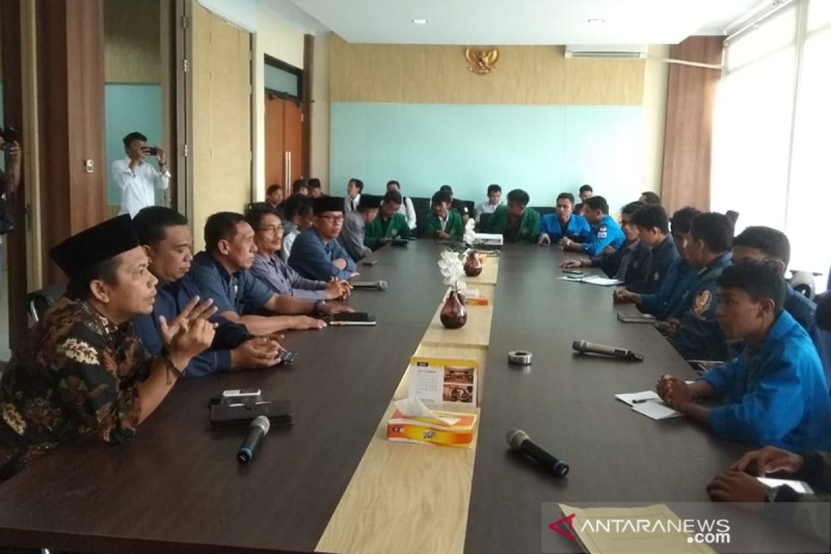 Anggota dewan dinilai tak responsif tuntutan mahasiswa