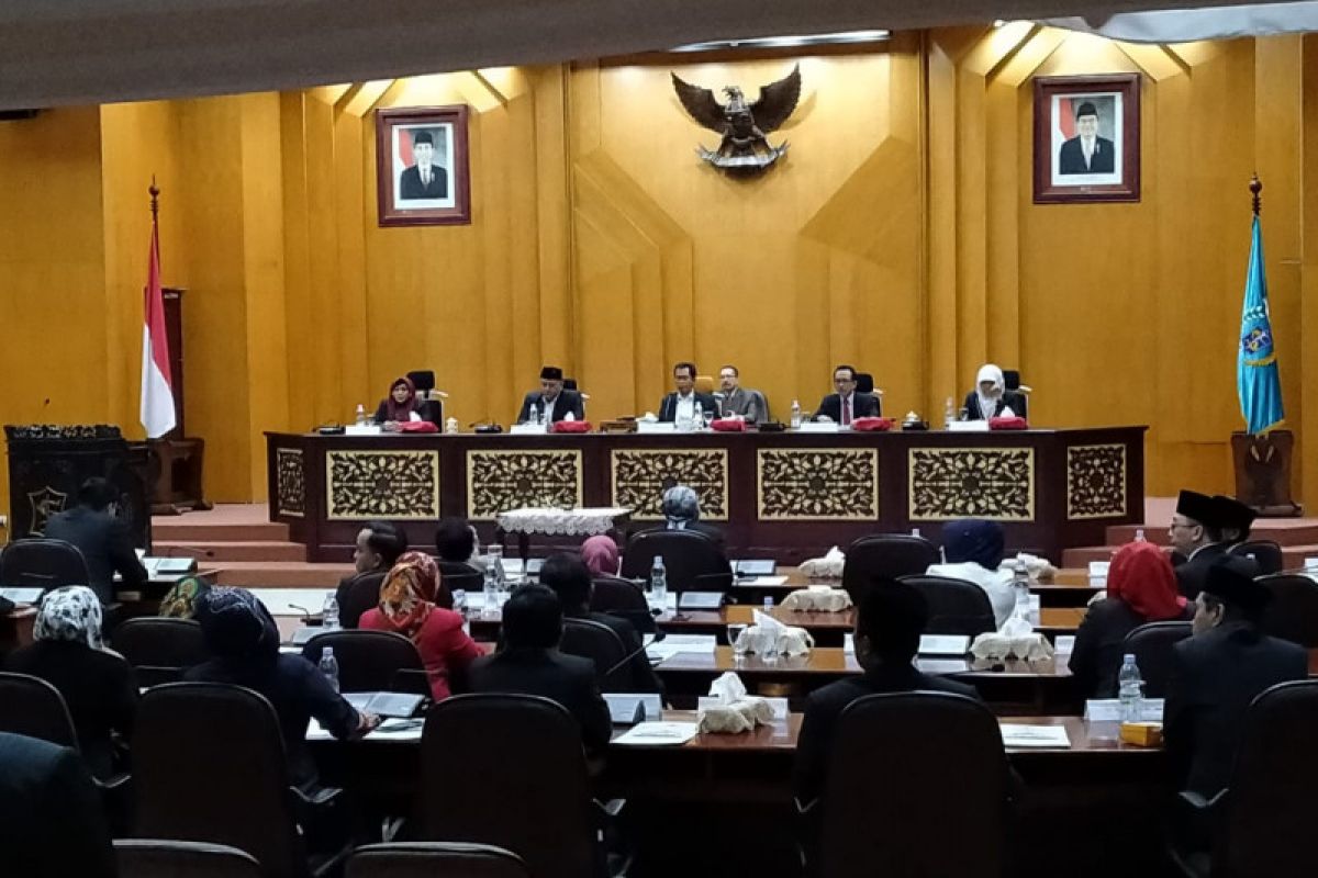 Alat kelengkapan DPRD Surabaya 2019-2024 ditetapkan, ini komposisinya