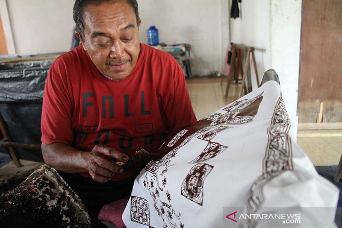 Permintaan kain batik motif Aceh alami  peningkatan