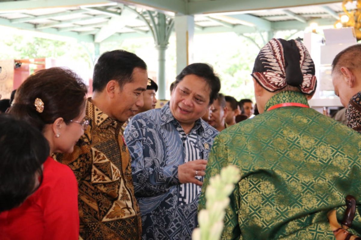 Menperin sebut batik sebagai "high fashion," duta budaya RI