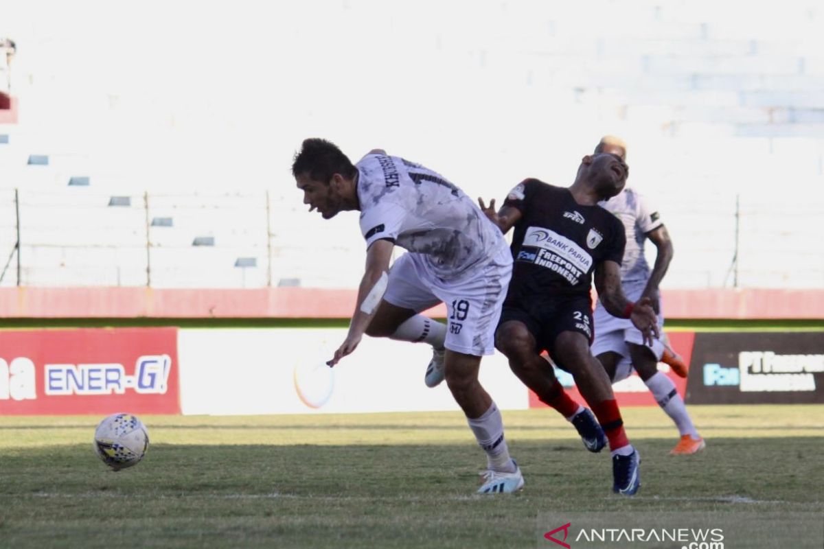Persipura unggul 1-0 atas Tira Persikabo di babak pertama