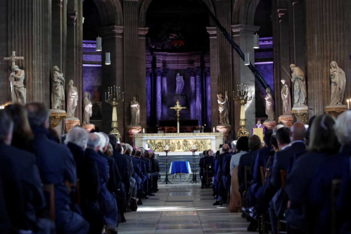 Pendeta Yunani di gereja Prancis ditembak pria tak dikenal