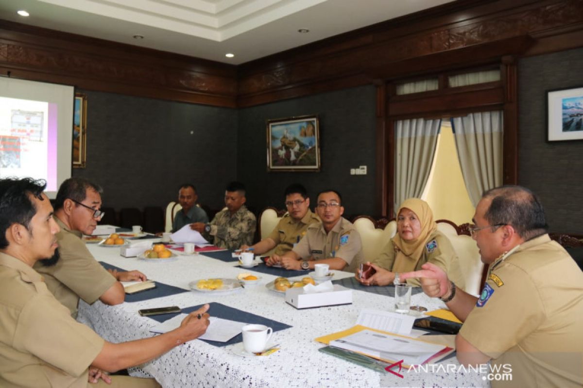 Pemprov Babel  kembangkan garam kasar di Pantai Takari