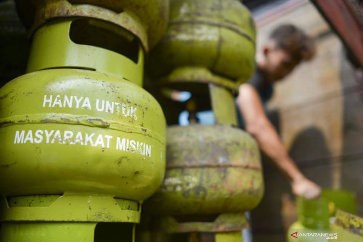 Pertamina guarantees availability of subsidized three-kg gas canisters