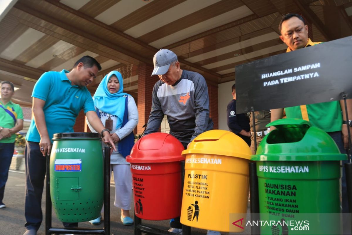 Pemkab Ogan Komering Ulu sebar  73 kotak sampah