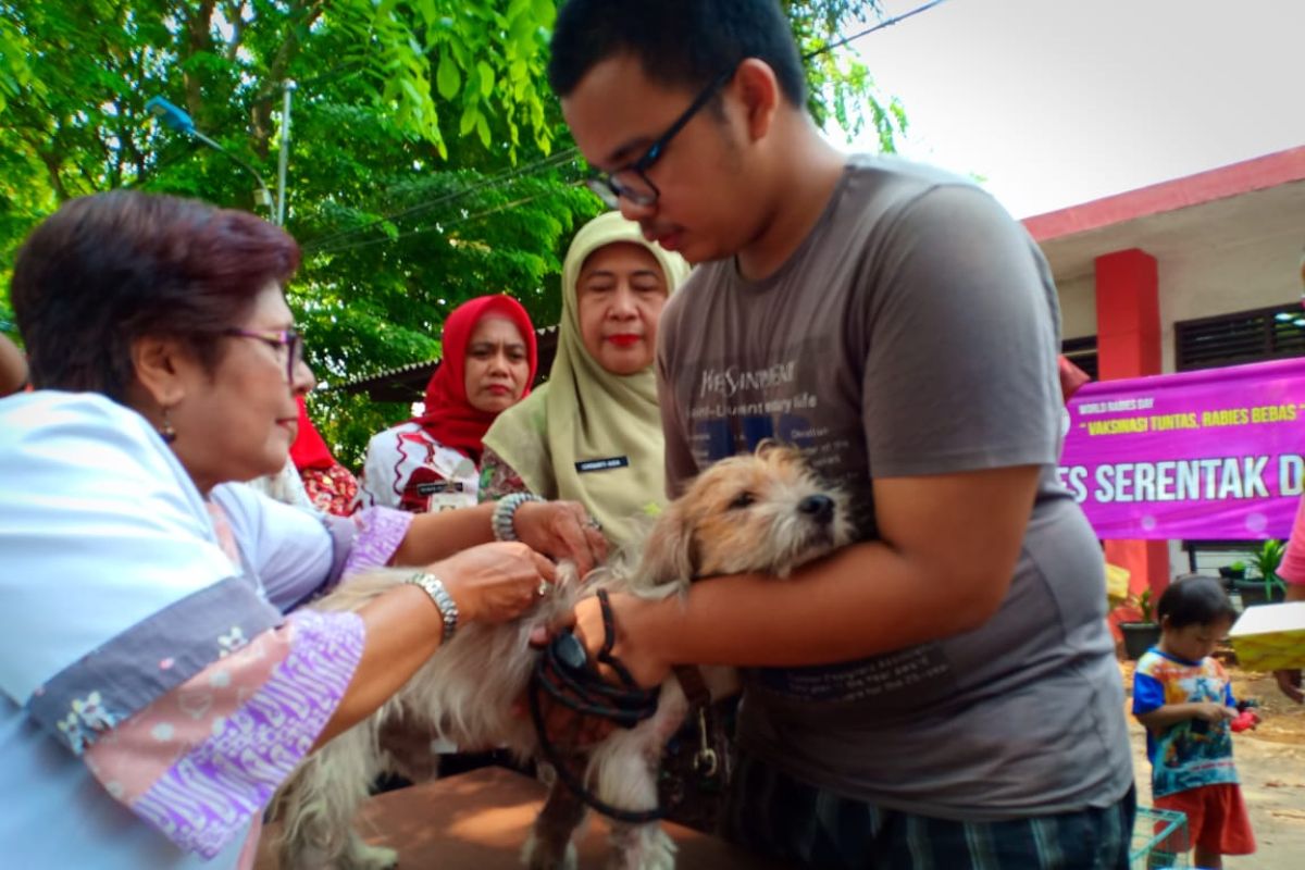 Peringati Hari Rabies Sedunia, Sudin KPKP Jakpus bagi vaksin gratis