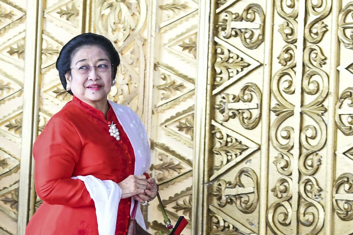 Megawati terus pantau kondisi Wiranto