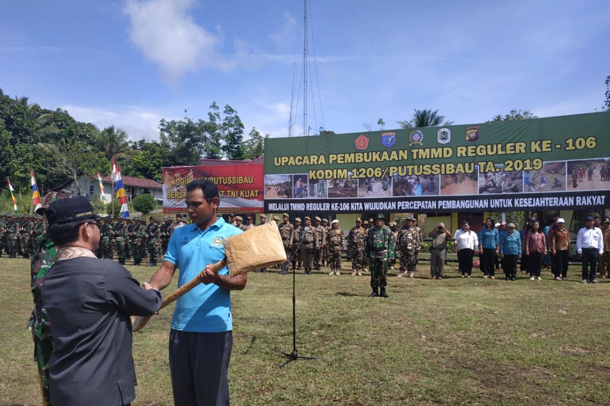 Pembukaan TMMD di batas Indonesia - Malaysia wilayah Kapuas Hulu