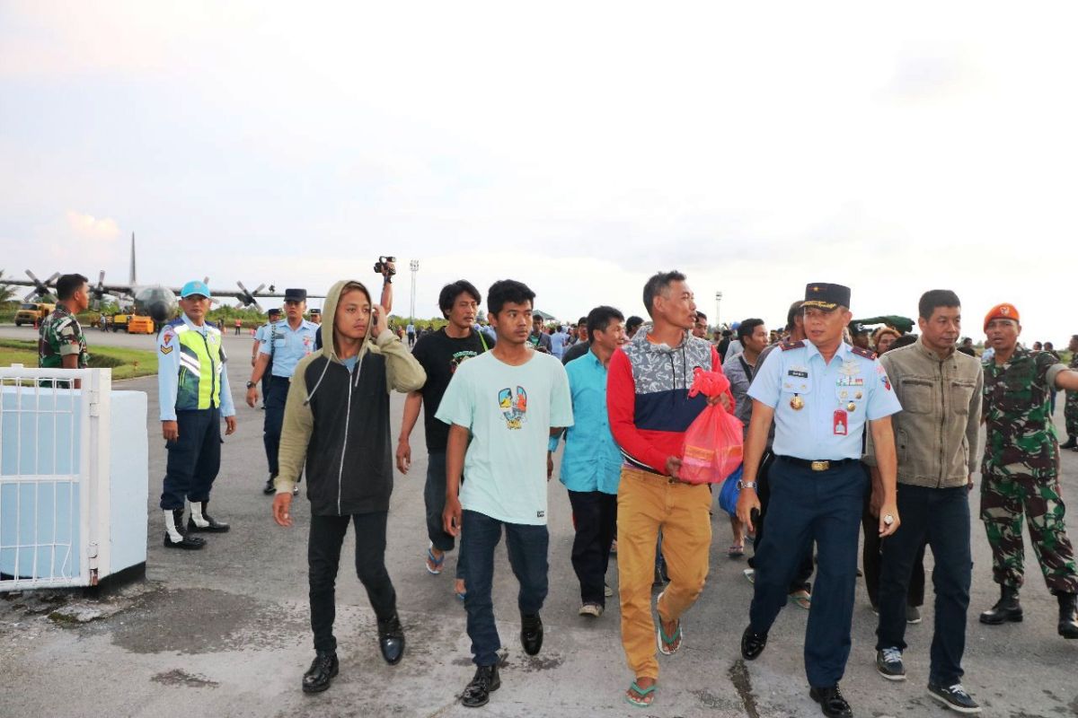 Lanud Manuhua pulangkan 349 pengungsi korban kerusuhan Wamena