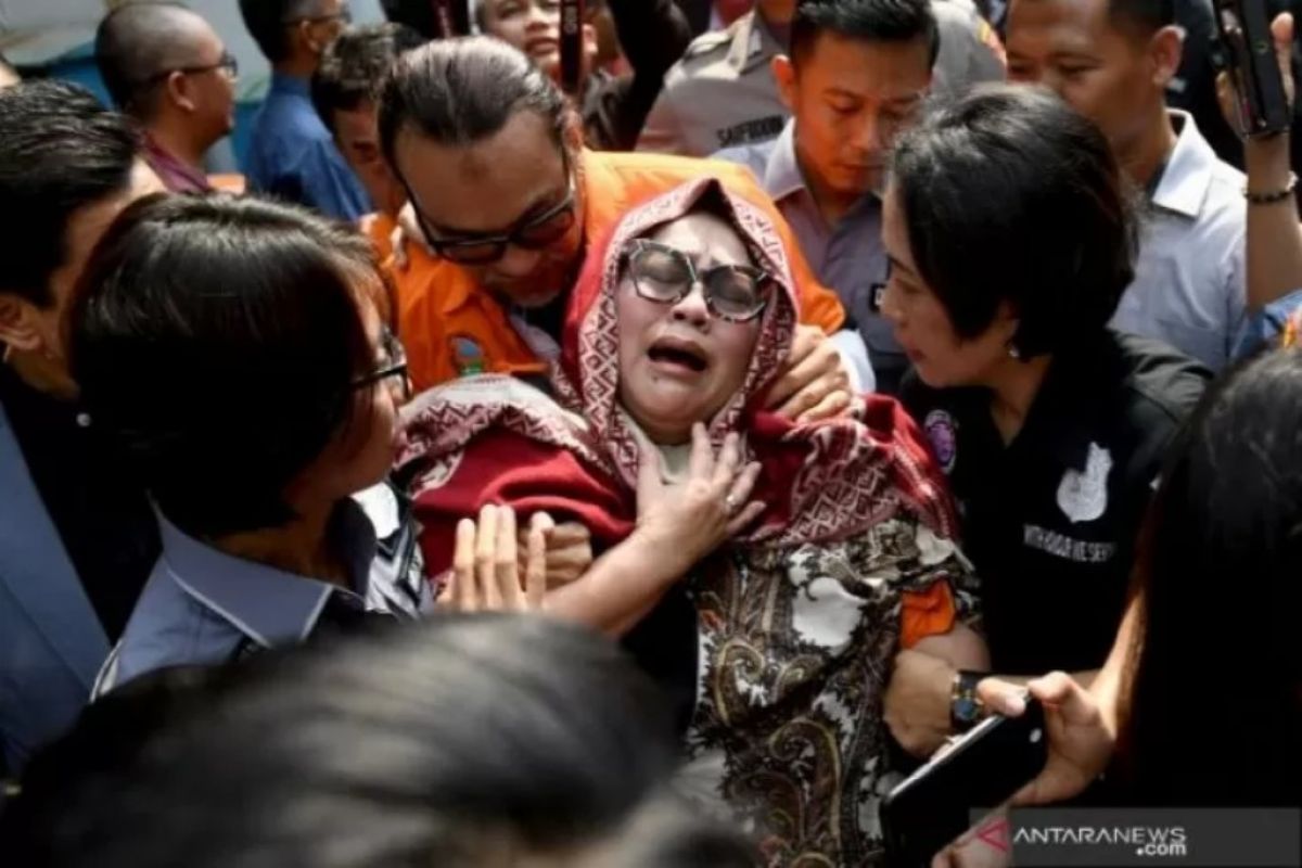 Nunung dan suami jalani sidang perdana hari ini