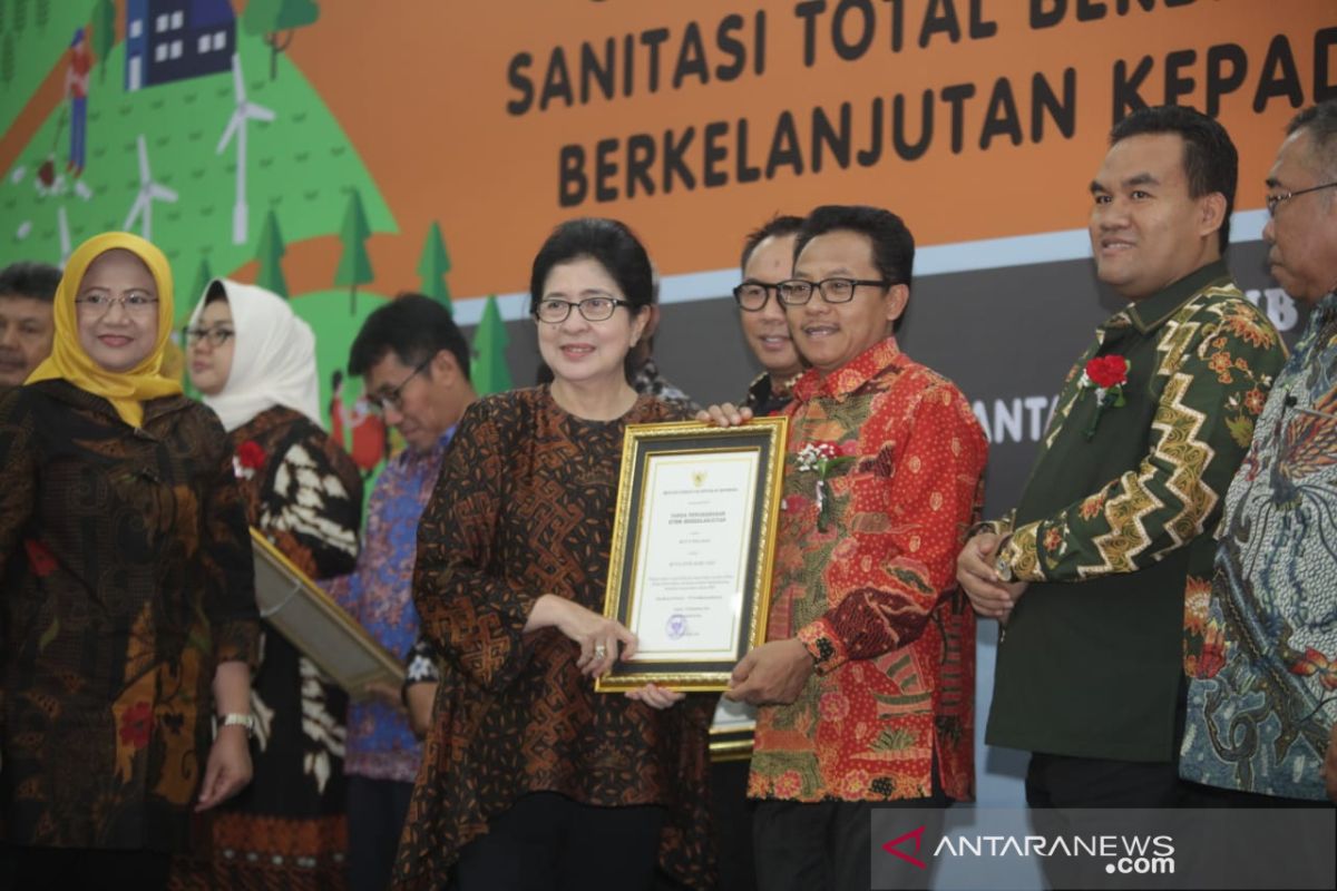 Kota Malang raih penghargaan Sanitasi Total Berbasis Masyarakat dari Menkes