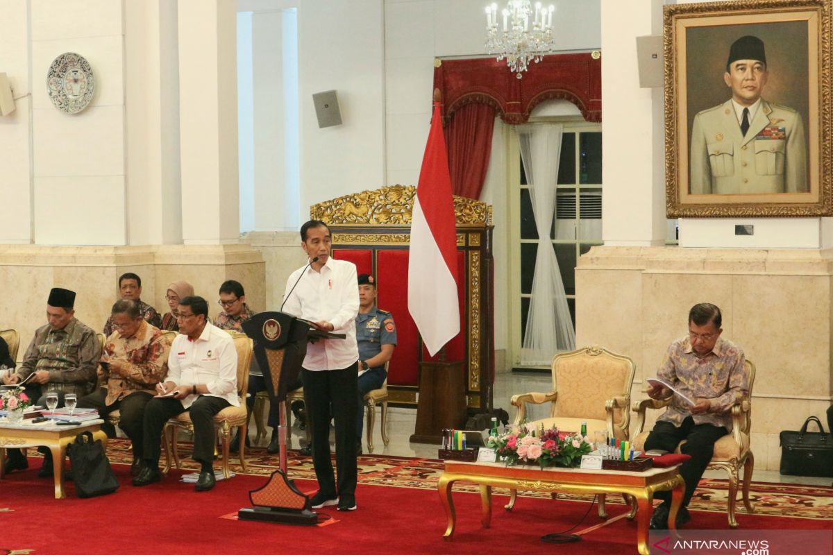 Jokowi berterima kasih kepada para menteri dan pimpinan lembaga
