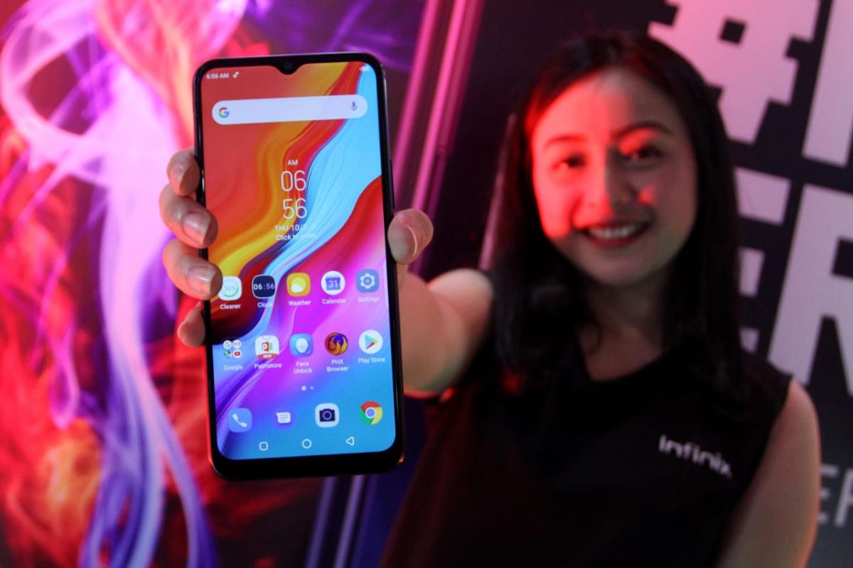 Ponsel Infinix Hot 8 andalankan baterai dan layar di Indonesia