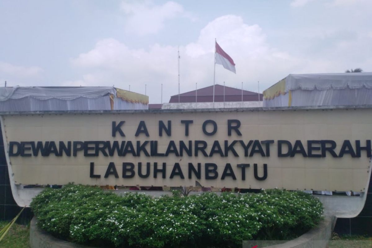 Pembentukan Fraksi DPRD Labuhanbatu terkendala Partai Golkar