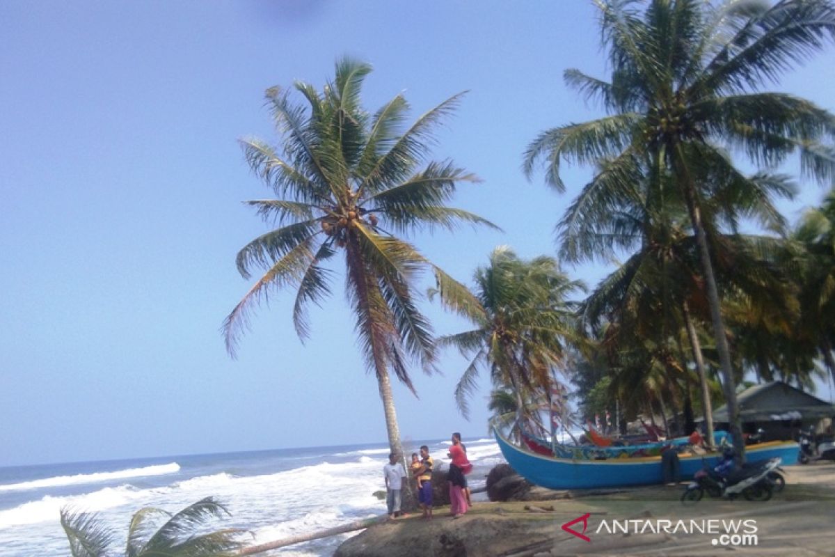 Nelayan minta batu penahan ombak tak ganggu aktivitas mereka