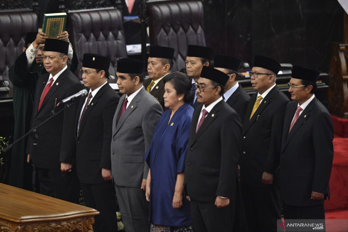 Lestari Moerdijat,  pendatang baru langsung jadi pimpinan MPR