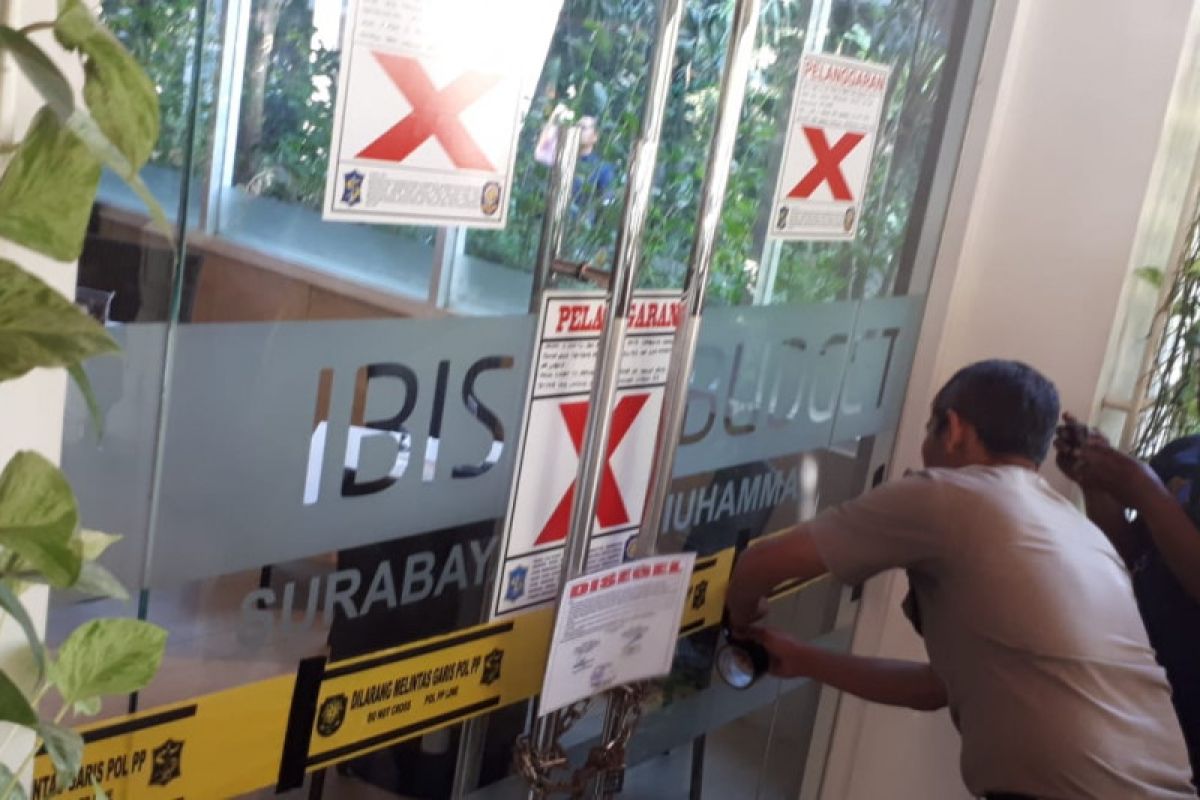 Satpol PP segel Hotel Ibis di HR. Muhammad Surabaya, ada apa?