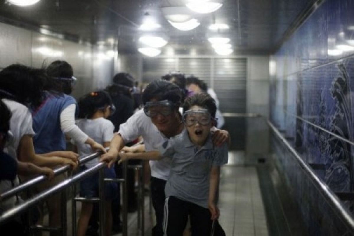 Topan Mitag landa Korea Selatan, enam tewas terperangkap di bawah bangunan runtuh