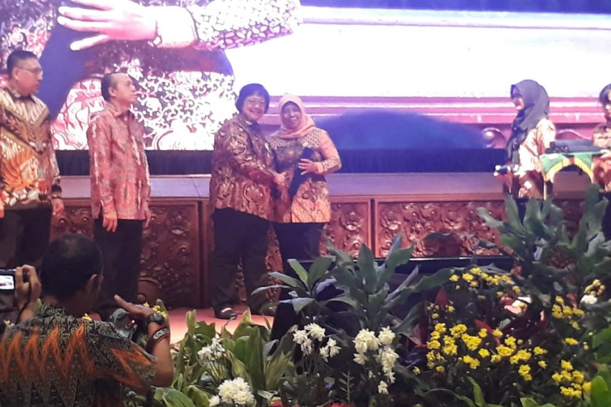 Padang Panjang terima penghargaan Pembina Proklim