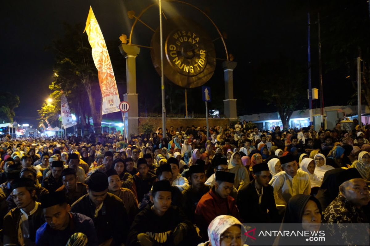 Ribuan warga ikuti Haul Syech Subakir