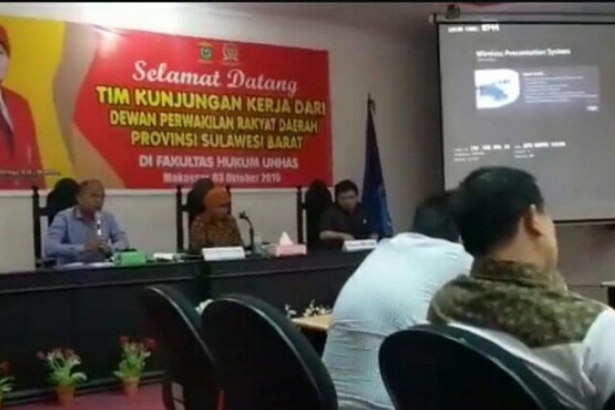 Unhas Makassar diminta bekerja sama perbaiki kelembagaan DPRD Sulbar