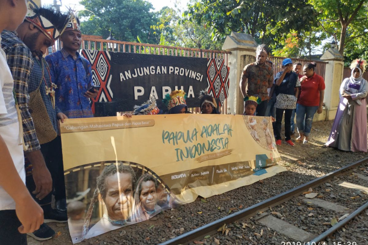 Mahasiswa Papua se-Jabodetabek deklarasi perdamaian "Bumi Cendrawasih"