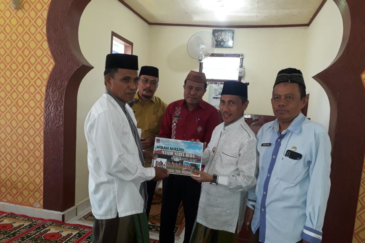 Pemkab Gorontalo beri bantuan bagi rumah ibadah