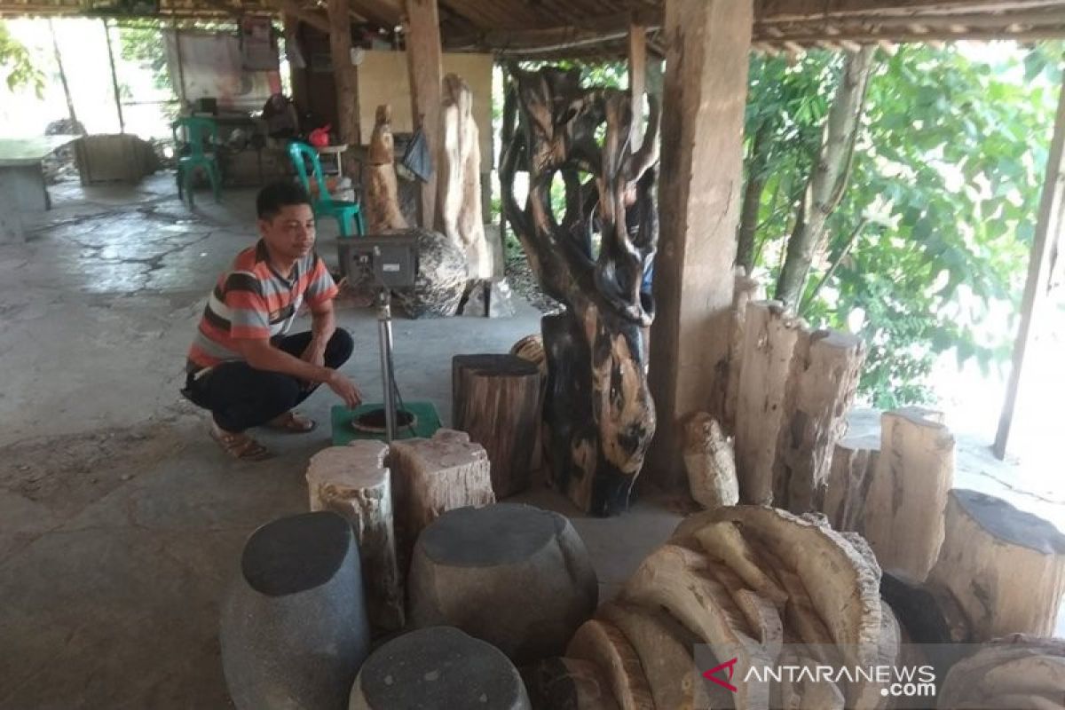 Kerajinan batu fosil Lebak tembus pasar mancanegara