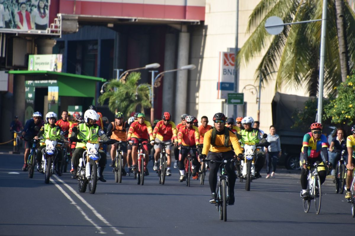 Fun bike  "Serbuan Teritorial" meriahkan HUT ke-74 TNI di Manado-Sulut